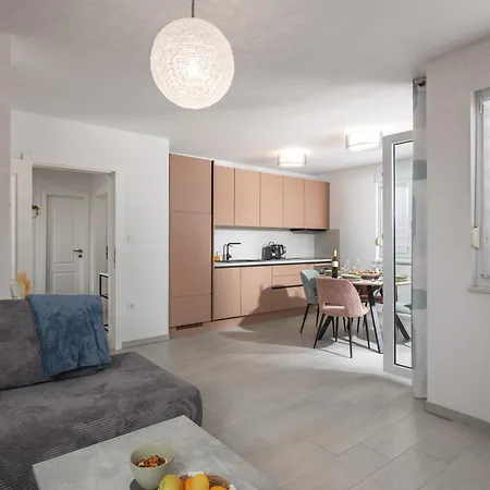 Appartamento Rosa Walk To With Balcony - Happy