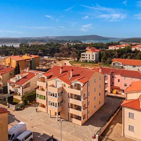 아파트 Rosa Walk To With Balcony - Happy *